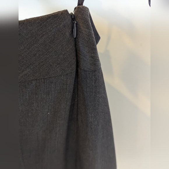 Banana Republic pencil skirt - dark grey sz 2 - Picture 3 of 4